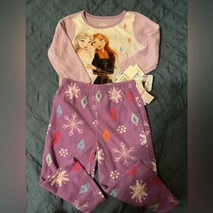 Disney’s Frozen Elsa & Anna Long Sleeve Fleece Pajama Set Size 2T NWT